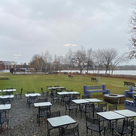 Lakeside Inn Wakefield Kültér fotó